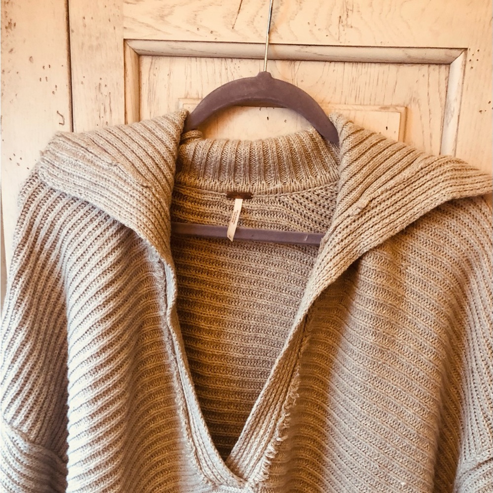 Free People khaki cable knit sweater size large